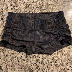 Hot yoga string short
